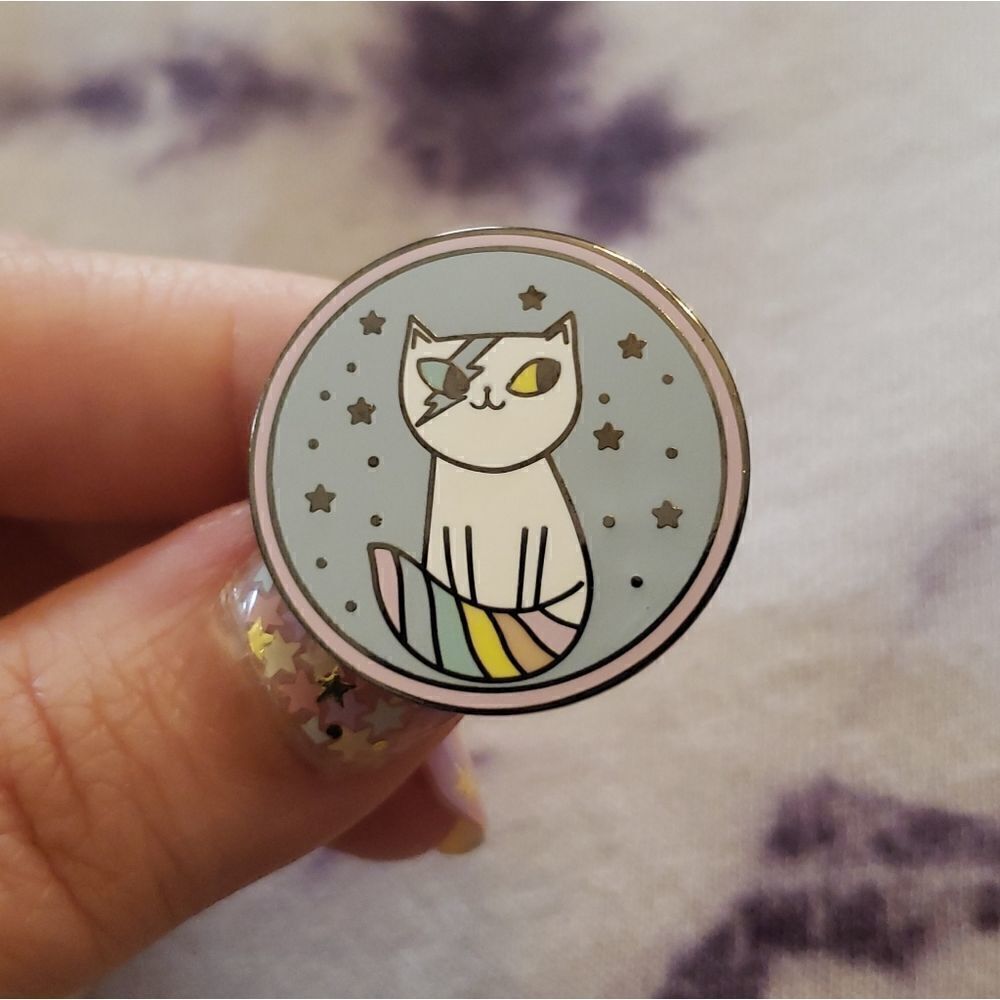 🌈 Kitty, David Bowie Enamel pin